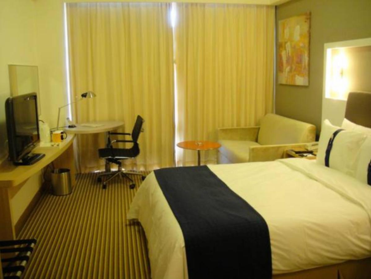 Holiday Inn Express Shanghai Nanhuizui Екстериор снимка