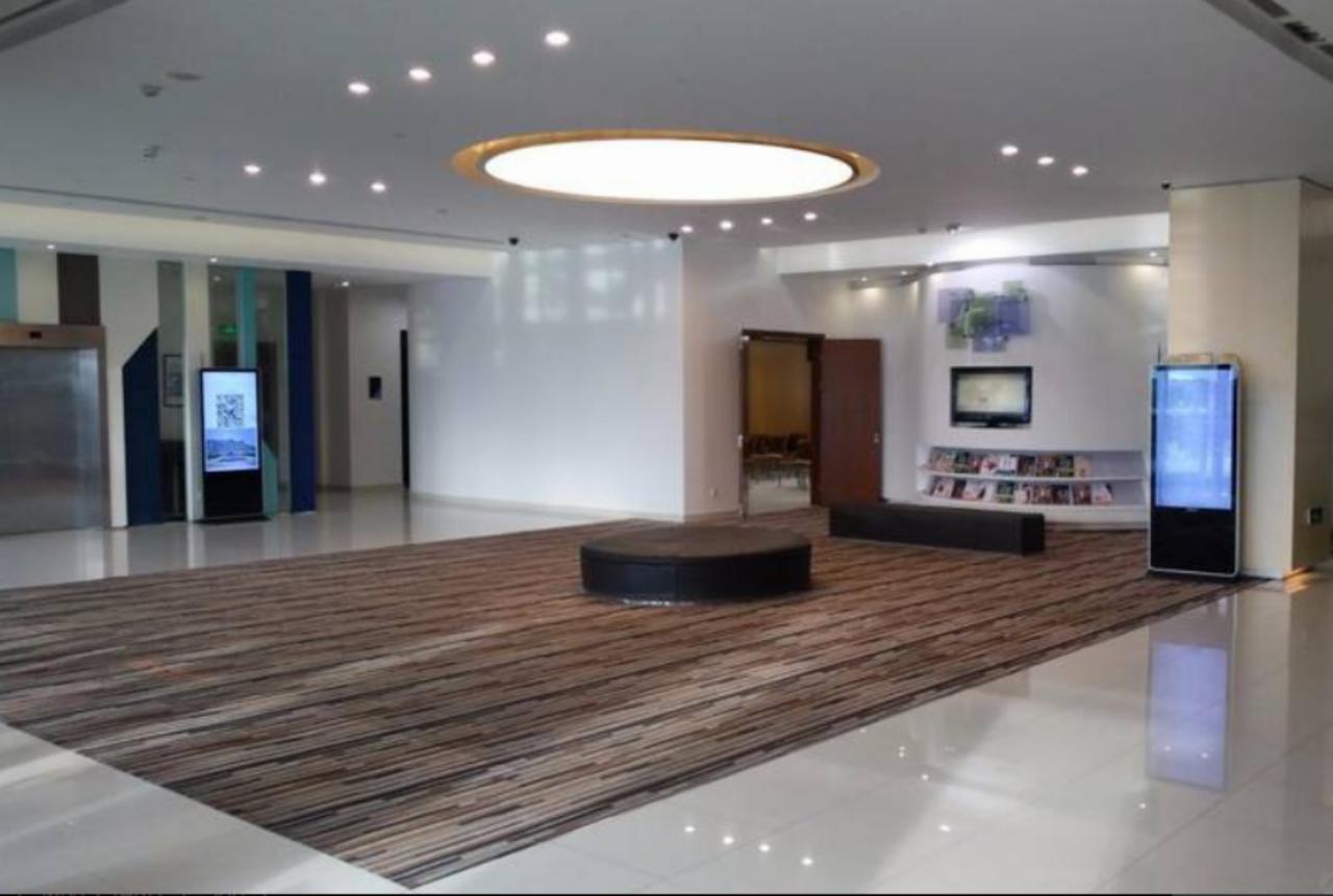 Holiday Inn Express Shanghai Nanhuizui Екстериор снимка